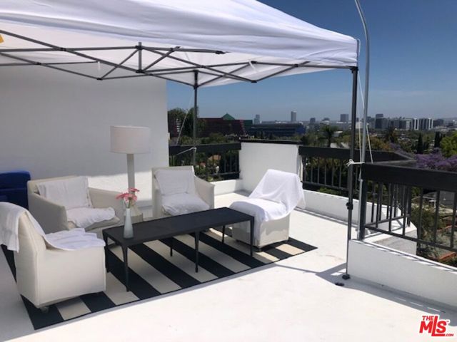 9033 VISTA GRANDE Street, West Hollywood CA: https://media.crmls.org/mediaz/9b3a3eb7-504e-4400-876b-fb781513bd7a.jpg