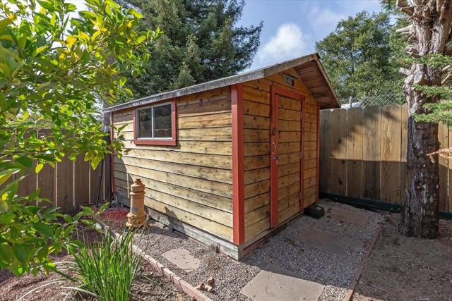 1445 Day Valley Road, Aptos CA: https://media.crmls.org/mediaz/9b3b0297-de61-40c4-a6aa-ca65e107fecc.jpg