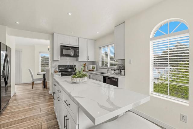 Detail Gallery Image 11 of 32 For 2807 Valley Vista Way, Oceanside,  CA 92054 - 2 Beds | 2/1 Baths