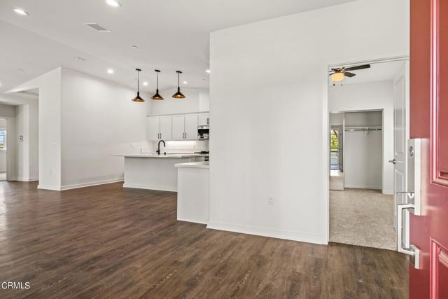 Detail Gallery Image 5 of 32 For 305 North F St #201,  Oxnard,  CA 93030 - 3 Beds | 2 Baths