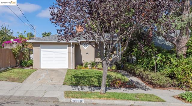 5318 Fleming Avenue, Oakland CA: https://media.crmls.org/mediaz/9b3d7451-8f81-46ba-bbd3-e6b30d7972ed.jpg