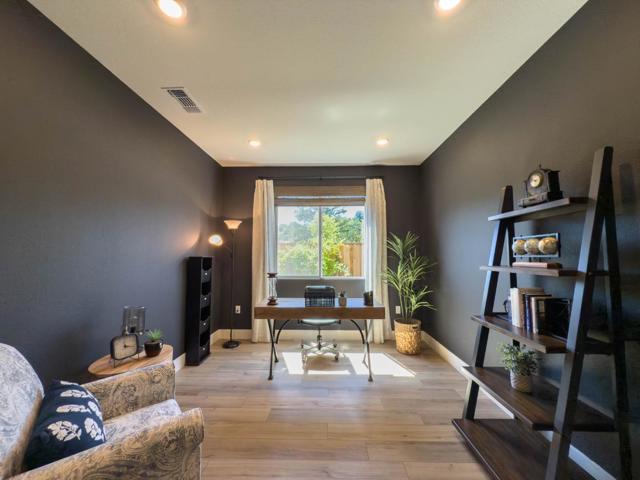 2581 Haybale Street, Gilroy CA: https://media.crmls.org/mediaz/9b3efd14-dedb-46fb-91e3-3ec13effe92e.jpg