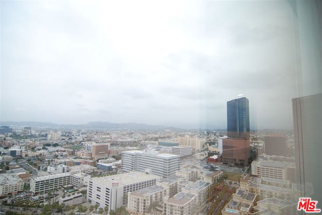 https://media.crmls.org/mediaz/9b3f1dfa-952c-4406-874e-5d2dd2439531.jpg?preset=X-Large