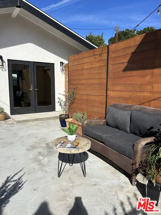 17209 Keswick Street, Lake Balboa CA: https://media.crmls.org/mediaz/9b3f3e02-d761-46d7-ad49-86dc18f2d7f1.jpg