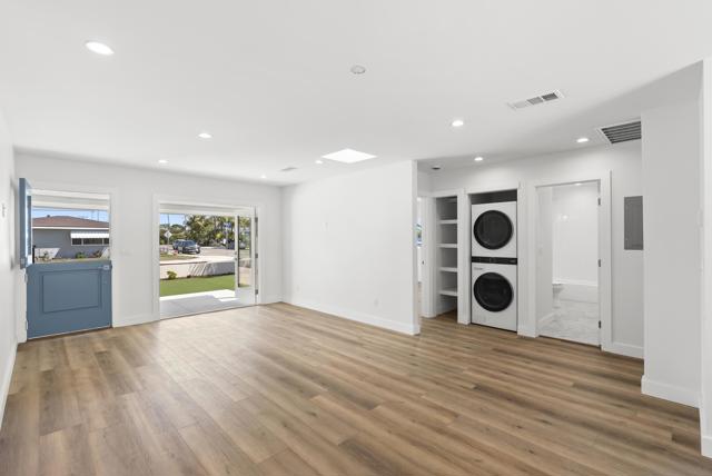291 Ebony Avenue, Imperial Beach CA: https://media.crmls.org/mediaz/9b3f6f9d-6665-4bbd-88f5-06660f3085e1.jpg