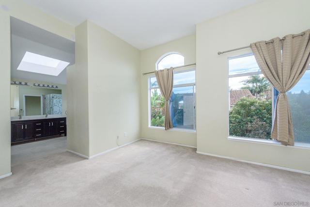 4515 Sculpture Court, Oceanside CA: https://media.crmls.org/mediaz/9b3fe00c-46ca-447a-96aa-538577417b03.jpg
