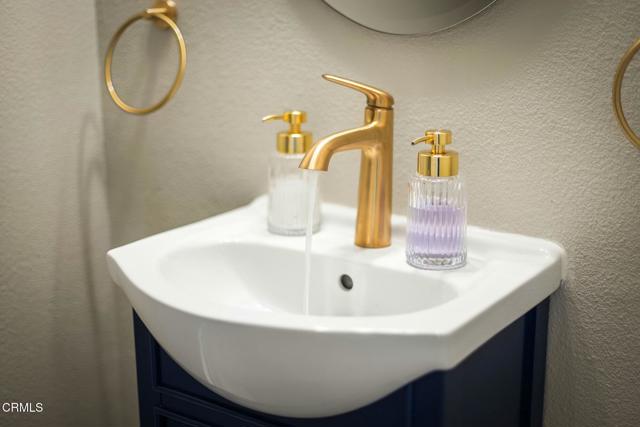 Detail Gallery Image 9 of 51 For 5580 Bromely Dr, Oak Park,  CA 91377 - 5 Beds | 3/1 Baths