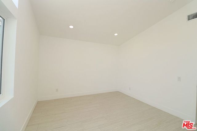 Image 28 of 44 For 70725 Ironwood Drive
