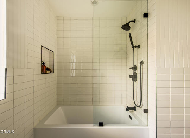 Detail Gallery Image 20 of 42 For 2994 Durand Dr, Los Angeles,  CA 90068 - 5 Beds | 3 Baths