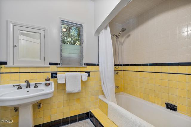 Detail Gallery Image 36 of 64 For 2707 Hermosita Dr, Glendale,  CA 91208 - 3 Beds | 3/1 Baths