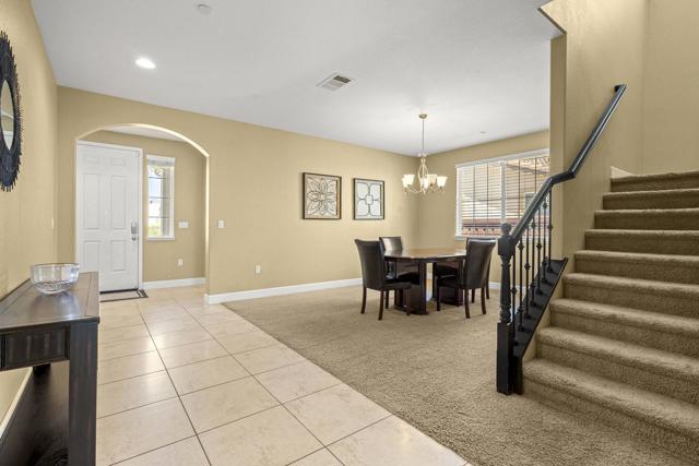 1420 Cielo Vista Lane, Gilroy CA: https://media.crmls.org/mediaz/9b429187-665a-4e02-adf7-018c559264a5.jpg