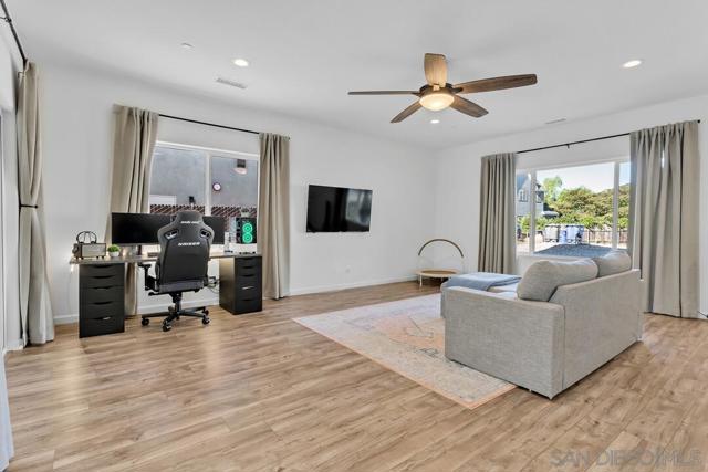 130 Scenic Dr, El Cajon CA: https://media.crmls.org/mediaz/9b437b23-3f11-48d2-87b9-62bcf6f396f1.jpg
