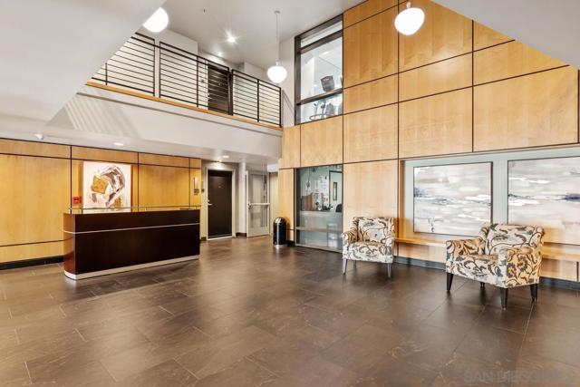 425 W Beech St, San Diego CA: https://media.crmls.org/mediaz/9b43deb2-5981-45a7-9add-5e894a25950f.jpg
