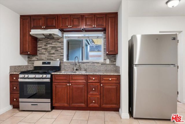 2840 S Mansfield Avenue, Los Angeles CA: https://media.crmls.org/mediaz/9b445ff3-52d1-454e-9cbf-b5c95567d761.jpg