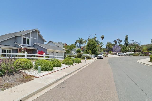 946 Carriage Drive, San Marcos CA: https://media.crmls.org/mediaz/9b44fac9-2505-4def-9861-5c4f0eed1e1a.jpg