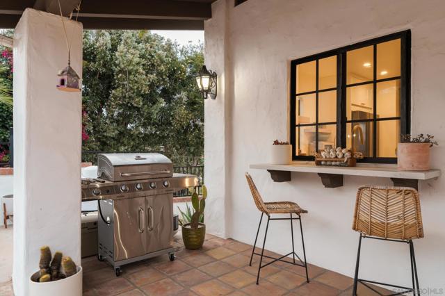 5615 Via Montellano, Bonsall CA: https://media.crmls.org/mediaz/9b44fc8a-4fe6-46e8-b508-059ed724f84d.jpg