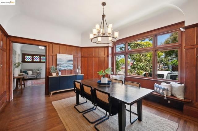1042 Santa Clara Ave, Alameda CA: https://media.crmls.org/mediaz/9b45043a-0330-4bfb-820b-cdcc1e5acf3d.jpg