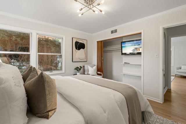 332 Camino Al Lago, Menlo Park CA: https://media.crmls.org/mediaz/9b45ac33-6a1c-4490-96ff-330e257e57ca.jpg