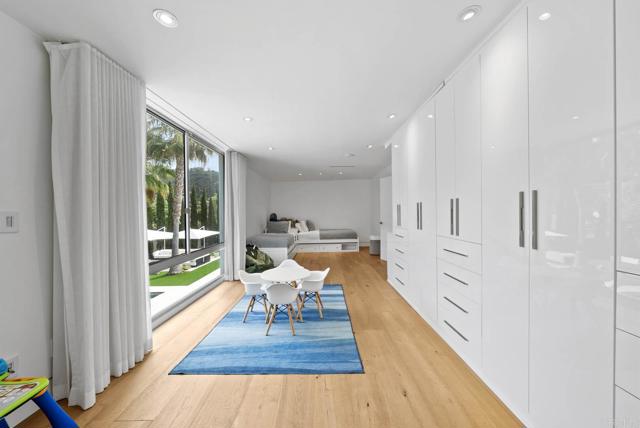 Detail Gallery Image 37 of 50 For 7713 Esterel Dr, La Jolla,  CA 92037 - 5 Beds | 5/1 Baths