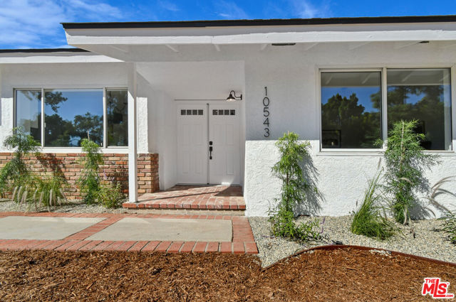 10543 Yolanda Avenue photo 11