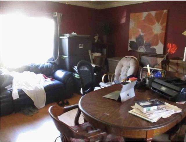 2836 Myrtle Street, Emeryville CA: https://media.crmls.org/mediaz/9b46d212-bb3d-4269-927c-e779e96525dd.jpg