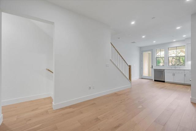 230 Oak Circle, Walnut Creek CA: https://media.crmls.org/mediaz/9b46d88f-d415-412b-ae5e-b81fb166f84d.jpg