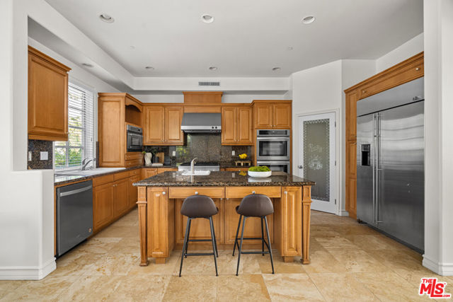 1772 Tamarack Street, Westlake Village CA: https://media.crmls.org/mediaz/9b46d988-9898-4be0-9ef7-1b4801e0942d.jpg