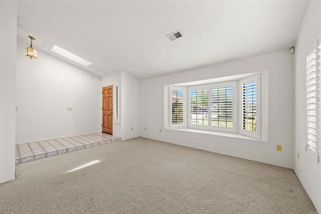 Detail Gallery Image 4 of 25 For 1367 Heritage Ct, Escondido,  CA 92027 - 3 Beds | 2 Baths