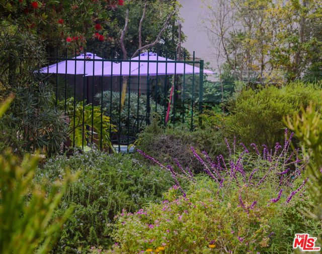 520 Barker Pass Road, Santa Barbara CA: https://media.crmls.org/mediaz/9b472f73-0db1-425a-8d22-b4fa20f89785.jpg