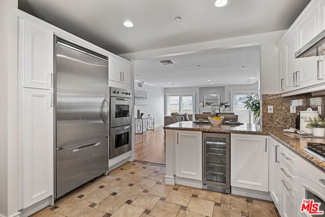 123 S Clark Drive, West Hollywood CA: https://media.crmls.org/mediaz/9b47dfe1-f3ae-4182-b8bc-a61493983c82.jpg