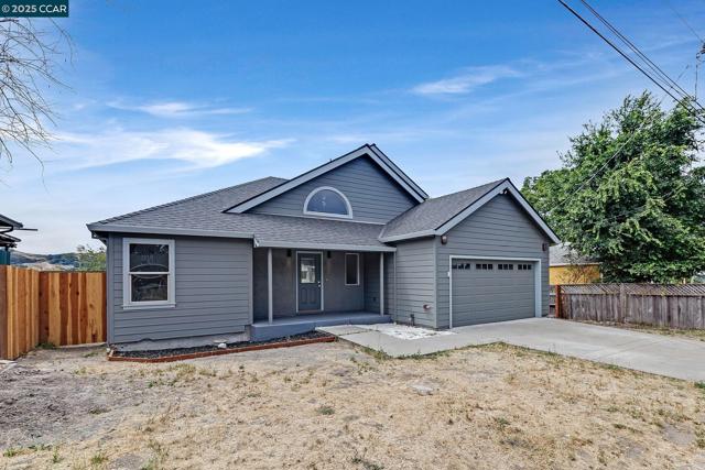 4044 Lambert Rd, El Sobrante CA: https://media.crmls.org/mediaz/9b47f8ec-1639-4594-b4d1-15af19424961.jpg