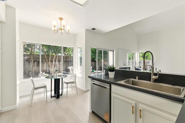 33243 Sunriver Cmn, Fremont CA: https://media.crmls.org/mediaz/9b4833c4-c86f-45fa-88ea-38c2e674bebd.jpg