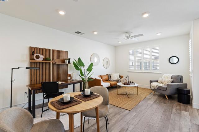 29231 Hub Ct, Hayward CA: https://media.crmls.org/mediaz/9b489754-d2f4-4108-afe3-1abd21cc0f12.jpg