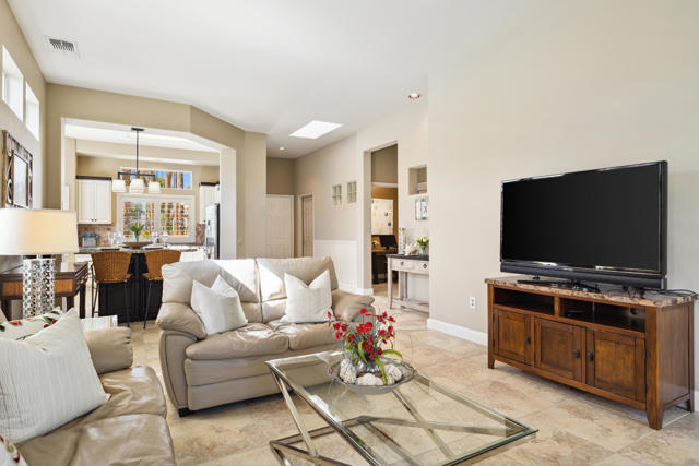 37563 Blue Sky Avenue, Palm Desert CA: https://media.crmls.org/mediaz/9b491bc7-b328-4c1e-a3b3-1ae72b23906a.jpg