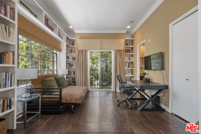 100 S Wetherly Drive, Los Angeles CA: https://media.crmls.org/mediaz/9b499e53-c2b7-41c9-9c7c-16d034242578.jpg
