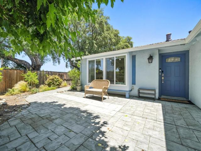 1641 Rue Avati, San Jose CA: https://media.crmls.org/mediaz/9b49b910-dd4a-4ed3-92f1-7ac7fb7e6936.jpg