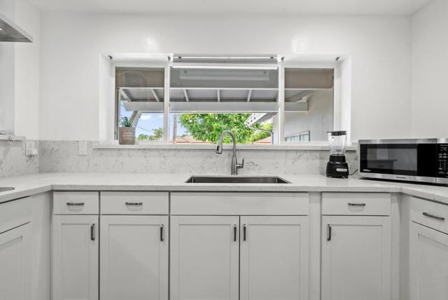 70 College Road, Watsonville CA: https://media.crmls.org/mediaz/9b49fbb9-e338-4f08-ad02-812c4561e6c1.jpg