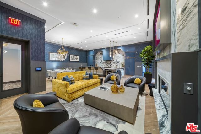 The Grand Gallery with a full modern kitchen