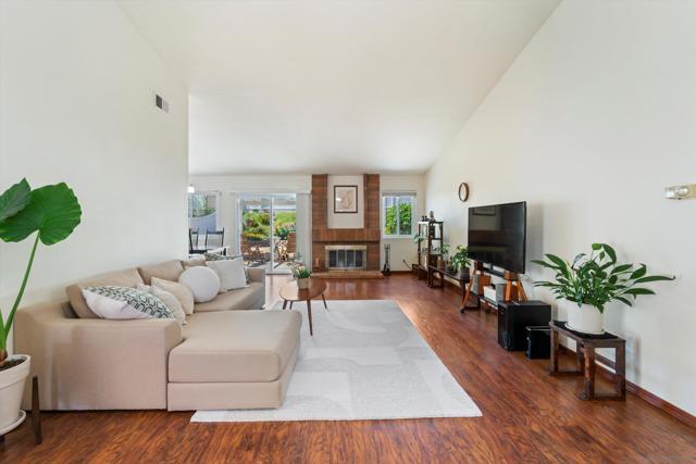 2708 MEDFORD CT, Carlsbad CA: https://media.crmls.org/mediaz/9b4ab3bb-c9cd-4901-ae99-7b35f65b48ce.jpg