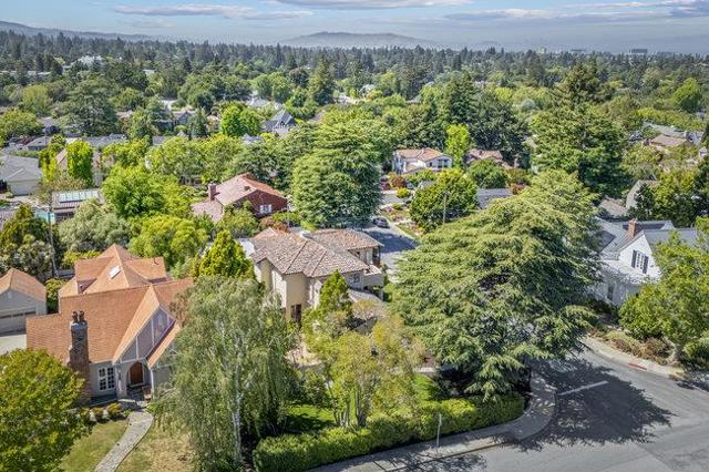 320 Jackson Street, San Mateo CA: https://media.crmls.org/mediaz/9b4b0239-fe4c-4627-a7e8-1b64348ba0ed.jpg