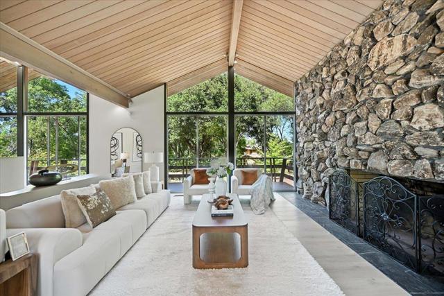 14582 Horseshoe Court, Saratoga CA: https://media.crmls.org/mediaz/9b4b4958-336b-4c47-89a0-3bf8d3eaed4d.jpg