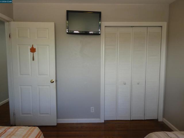 Image 21 of 43 For 2908 Sargent Ave