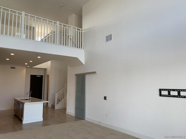 8575 Aspect Dr, San Diego CA: https://media.crmls.org/mediaz/9b4bd88c-149f-44e8-a38a-8650440f796a.jpg