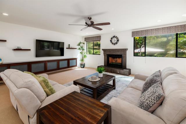 Detail Gallery Image 21 of 54 For 6541 Vispera Pl, Carlsbad,  CA 92009 - 4 Beds | 3/2 Baths