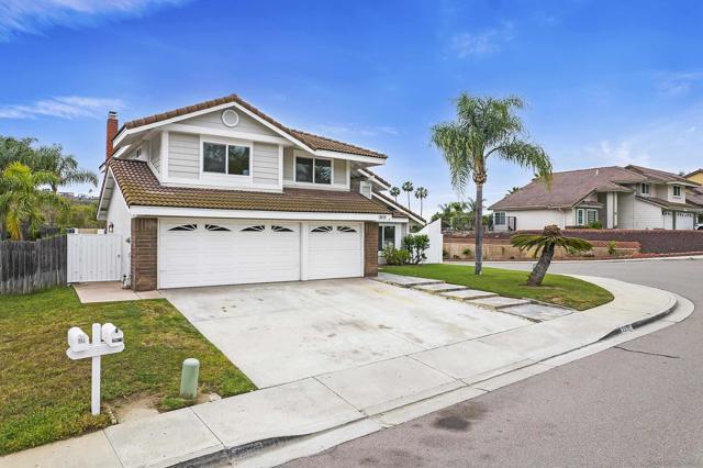 2071 Monaco Ct, El Cajon CA: https://media.crmls.org/mediaz/9b4bf43b-fcbb-4760-b87a-76e45d672147.jpg
