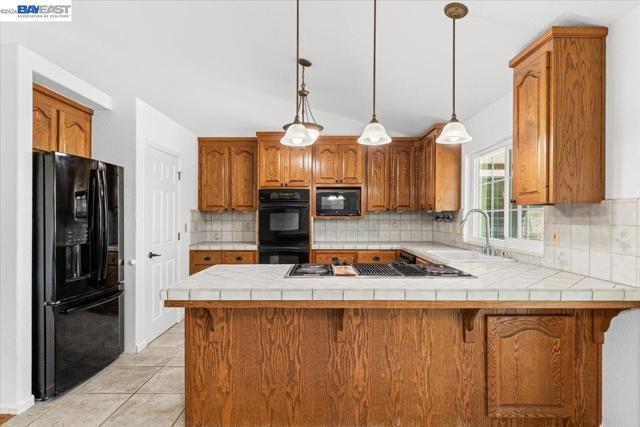 27000 S Hillview St, Tracy CA: https://media.crmls.org/mediaz/9b4c26b4-c144-46b2-8580-be23bfb61c21.jpg