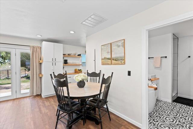 20403 Rancho Villa Rd, Ramona CA: https://media.crmls.org/mediaz/9b4c461b-fde0-4be8-a6d2-0ffbf2747281.jpg