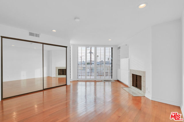 7301 Vista Del Mar, Playa del Rey CA: https://media.crmls.org/mediaz/9b4c5b55-eee5-4b6e-bc90-8d0bc6f1d09f.jpg