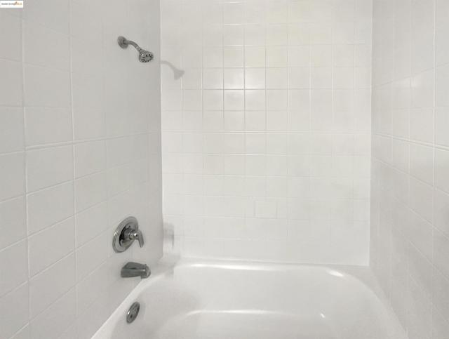 883 Calle De Verde, San Jose CA: https://media.crmls.org/mediaz/9b4d4da6-38b6-4c16-b210-19a25cfa2741.jpg