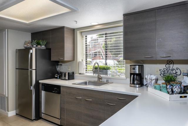 22 Seascape Resort Drive, Aptos CA: https://media.crmls.org/mediaz/9b4d8365-a142-44c7-a630-753068fc0aab.jpg